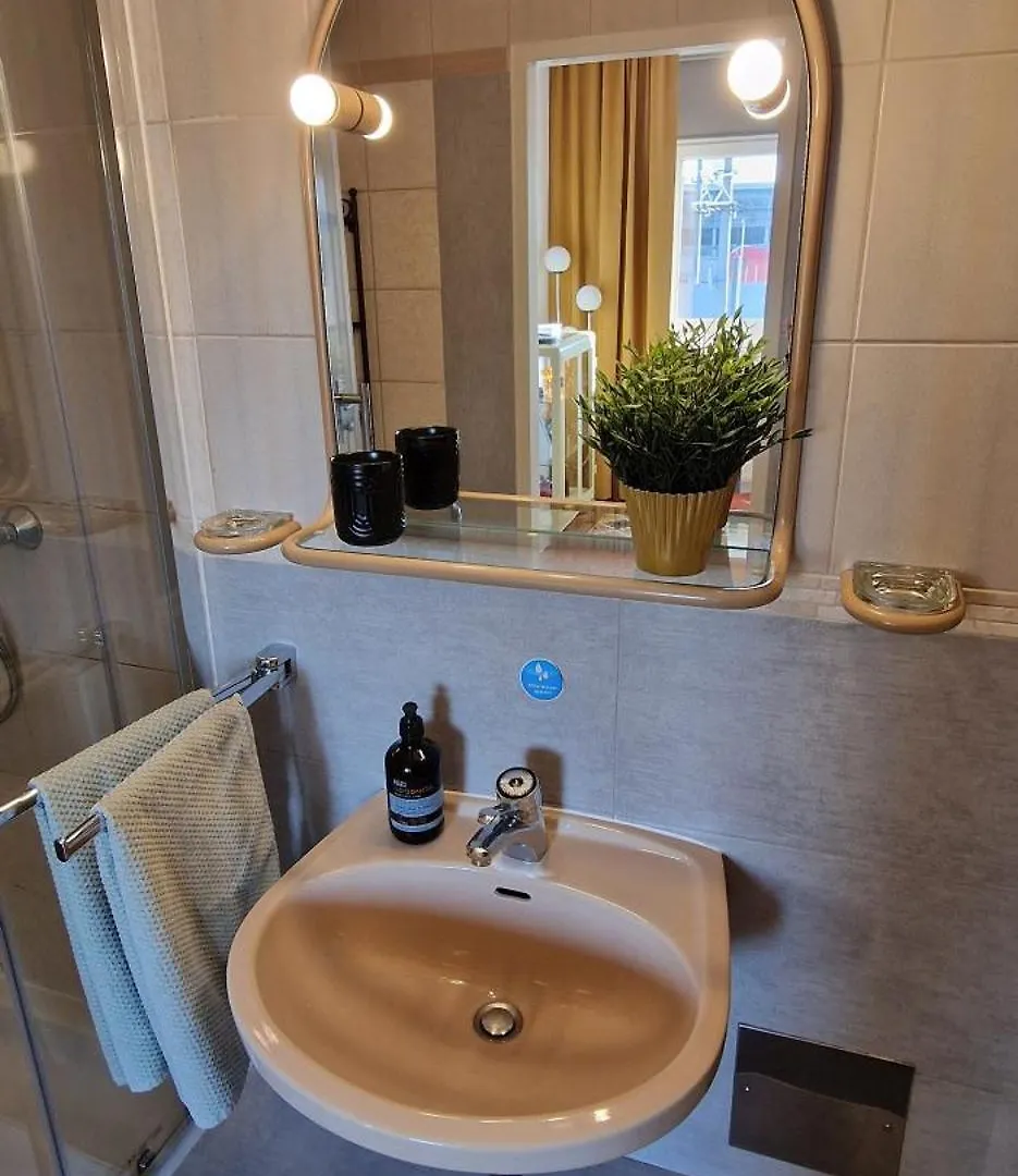 Mala Modern Vienna Flair Apartment Donaustadt Privatunterkunft
